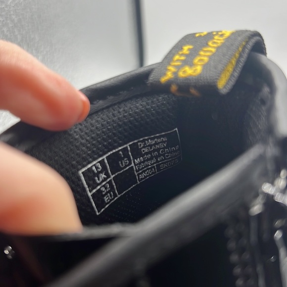 Dr Martens Delaney Black Boots - Picture 8 of 8